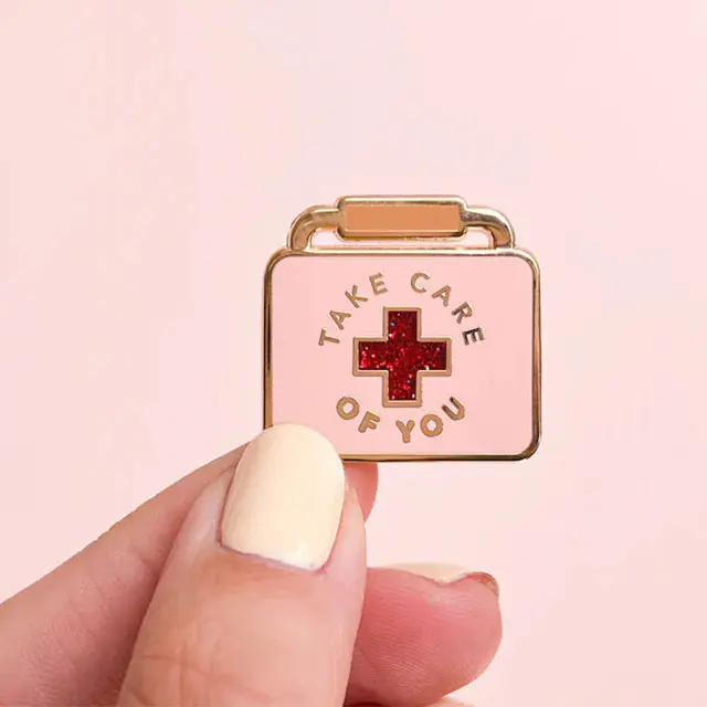Nghệ thuật nữ quyền quà tặng sức khỏe tình yêu huy hiệu ve áo pins chăm sóc sức khỏe men pins cho bác sĩ y tá cậu bé hay cô gái
