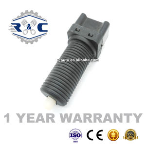 Nouveaux commutateurs d'éclairage <span class=keywords><strong>de</strong></span> <span class=keywords><strong>frein</strong></span> automatique <span class=keywords><strong>de</strong></span> haute qualité R & C 7700410418 pour Renault Espace scénic I Laguna <span class=keywords><strong>Kangoo</strong></span> interrupteur <span class=keywords><strong>de</strong></span> feu <span class=keywords><strong>de</strong></span> freinage <span class=keywords><strong>de</strong></span> voiture - Product Image 3