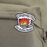 Broche en émail souple motif ordinateur portable enflammé, avec slogan humoristique, en alliage de zinc, pour sac, manteau, chapeau, ornement quotidien, objet de collection
