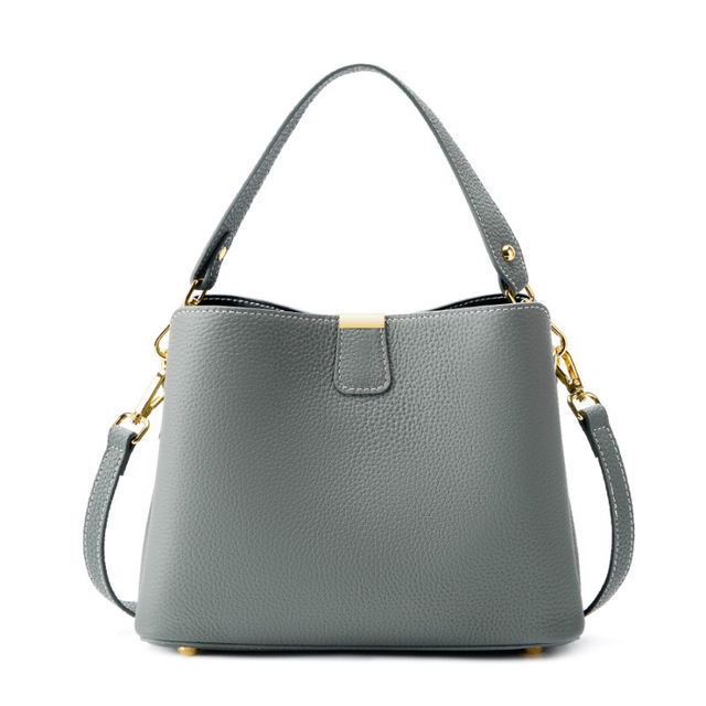 Top Layer Cowhide Leather Bucket Bag 2026 New Fashionable Large Capacity Zipper Closure Waterproof Shoulder Handbag