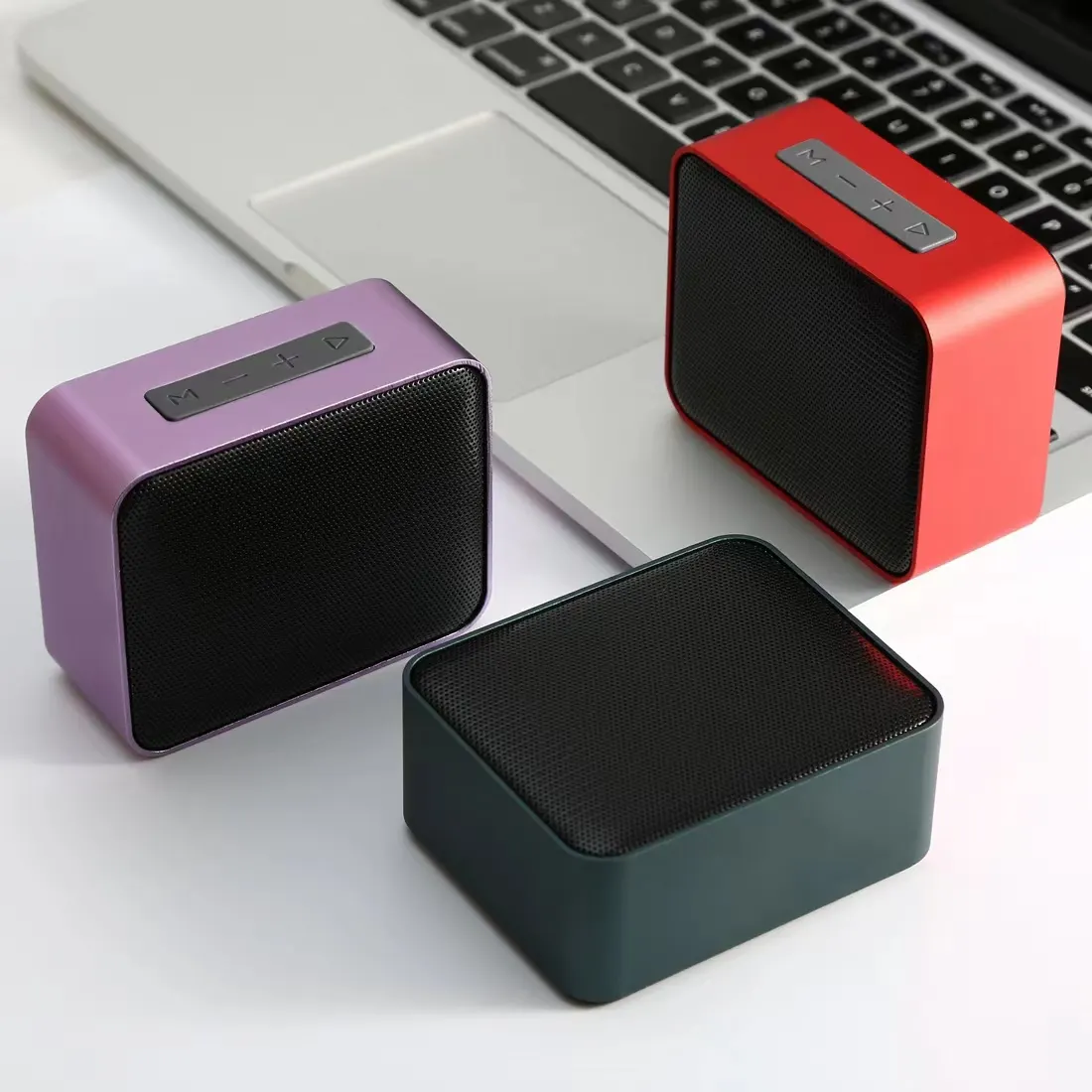 2023 Nieuwe Maatwerk Aluminium Draadloze Bluetooth Audio Speaker Met Usb Oplader Voor Automotive Gebruik