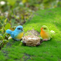 Miniatur-Vogel-Harzfigur als Mikrolandschafts-Ornament für Schreibtisch- und Regaldekoration