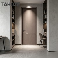 Porte intérieure en bois à design lisse, de qualité ingénierie, pour projets hôteliers, d'appartements et de bureaux