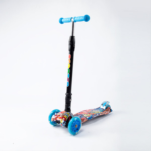 Skuter Mini Anak Roda Empat Desain Grafiti Baru dengan Roda PU, Tinggi Dapat Disesuaikan untuk Usia 3-7 Tahun - Product Image 3