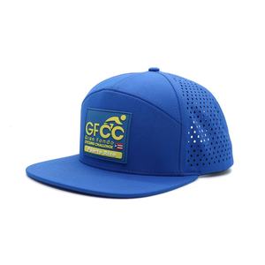 Casquette de baseball personnalisée à 7 panneaux en caoutchouc PVC avec logo, imperméable, perforée au laser, haute qualité, à visière plate - Product Image 2