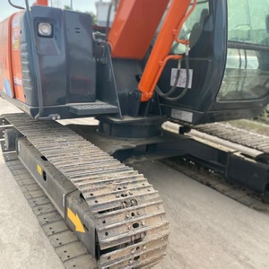Excavatrice sur chenilles hydraulique Hitachi ZX70-5A d'occasion, idéale pour la construction, compatible avec les mini-excavatrices Hitachi ZX70, ZX75, ZX120, ZX200 d'occasion - Product Image 4