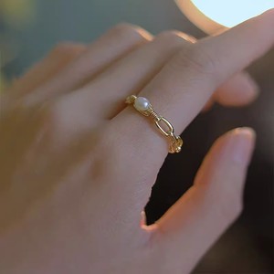 Pearl Ring For Women Minimalist Geometric Lock Shape Claw Setting Index Finger Everyday Wear Jewelry - Product Image 1