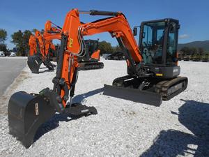 Excavadora Compacta de Orugas DX55 5C de 5.4 Toneladas de Alto Rendimiento con Pulgar Hidráulico para Construcción Urbana - ¡Gran Oferta! - Product Image 4