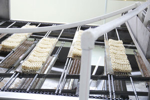 Vente flash : ligne de fabrication de nouilles entièrement automatique, machine à nouilles instantanées <span class=keywords><strong>Maggi</strong></span>, prix - Product Image 5