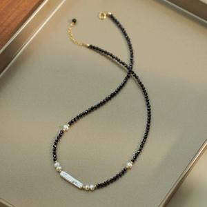 Exquisito Collar de Piedras de Cristal Negras Puntiagudas, Diseño Moderno, Collar de Perlas Naturales de Agua Dulce para Chicas Modernas - Product Image 1