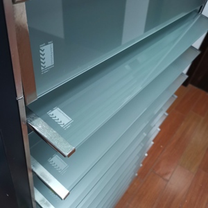 หน้าต่าง<span class=keywords><strong>บานเกล็ด</strong></span>กระจกอลูมิเนียมอัลลอยด์กันยุงและระบายอากาศพร้อมหน้าจอสำหรับระเบียงที่พักอาศัย/ห้องนอน - Product Image 2