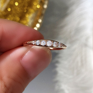 Anillo de Diamantes en Oro Rosa F863, Corte Baguette Cónico, Color G Natural, Joyería de Compromiso para Mujer - Product Image 4
