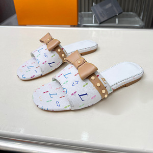 Sandales à nœud monogramme de luxe, chaussures de créateur pour les vacances d'été pour femmes - Product Image 1