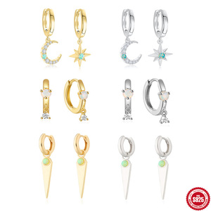 Ensemble de boucles d'oreilles créoles huggie S925 en argent sterling avec rivets étoile et lune incrustés de zircon, style australien - Product Image 2