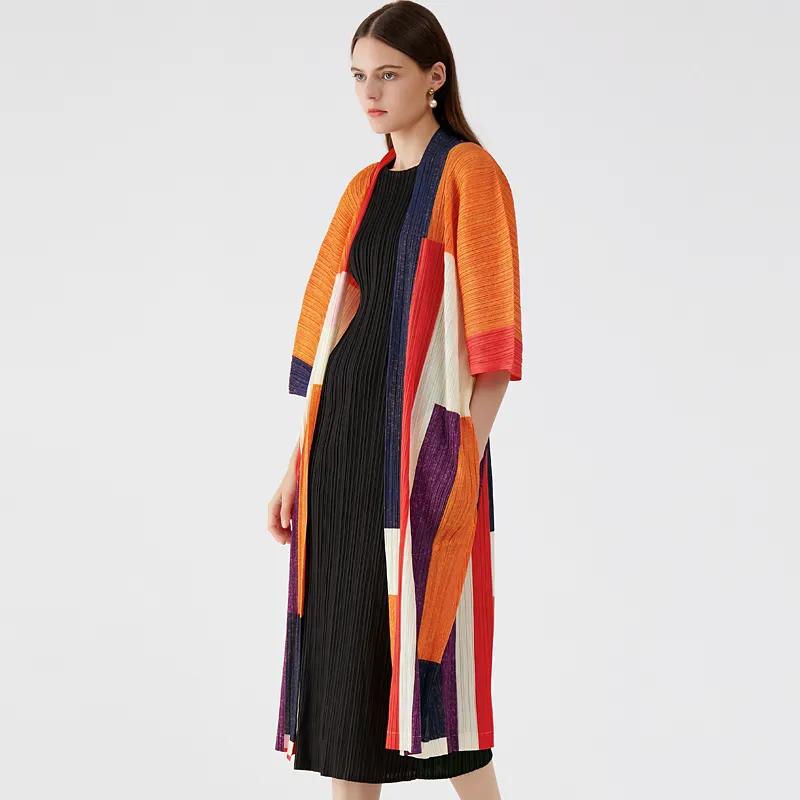 Miyake Plissee Wind jacke Plus Size Print geometrisches Muster Winter lose lange Strickjacke ästhetische Kleidung Jacke für Frau