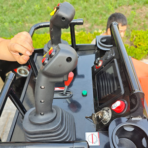 المشي خلف V1000 <span class=keywords><strong>Skid</strong></span> Mini حار بيع صغير مع دلو ومرفقات متعددة متاحة - Product Image 6