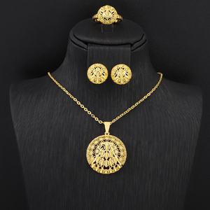 Jxx Direct Supply – Bijoux de mariée plaqués or 24 carats de haute qualité, prix de gros, comprenant des boucles d'oreilles en alliage de laiton et de cuivre - Product Image 1