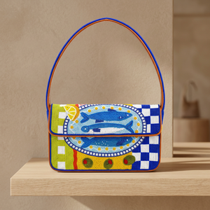Sac à bandoulière de luxe fait main en verre perlé moderne, motif poisson méditerranéen, pochette de créateur pour femme, avec bouton, durable et léger - Product Image 4