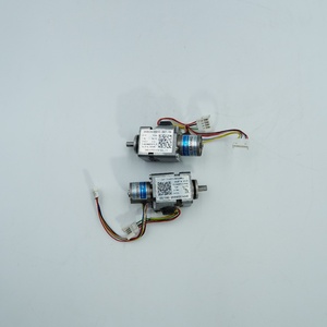 Moteur articulé universel pour robot industriel A-B-B Yumi IRB14000 & IRB14050, référence 3HAC036950-001, en acier et cuivre, pour l'automatisation - Product Image 2