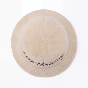 Chapeau Bob Hiver Unisexe en Fausse Fourrure Brodé Plat, Chaud et Réglable pour Adultes – Vente en Gros - Product Image 6