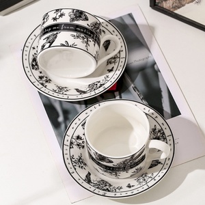 Moderno modello in rilievo 220ml nero tazza e piattino regalo in stile europeo tazza da caffè ceramica per confezione regalo - Product Image 2