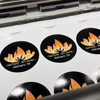 Autocollant personnalisé en vinyle, autocollant rond personnalisé, autocollant imperméable, impression d'étiquettes, autocollant avec logo, rouleau d'autocollants en vinyle auto-adhésif