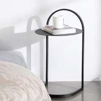 Mobilier décoratif Modern Japandi Nordic Designer Black Iron Unique C Table Living Room Side Coffee Table