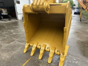 รถขุดตีนตะขาบขนาดใหญ่ 30 ตัน ยี่ห้อแคทเตอร์พิลลาร์ รุ่น Cat330D มือสอง สภาพดี ผลิตในญี่ปุ่น ของแท้ วางขายที่เซี่ยงไฮ้ - Product Image 6