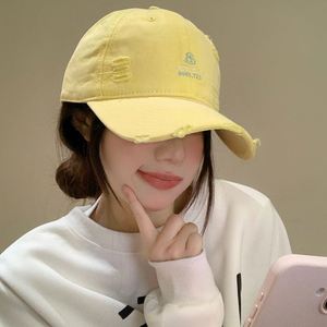 Casquette de baseball jaune brodée de lettres, version coréenne, pour femme, printemps-été, simple, polyvalente, effet amincissant, douce, 100 % coton - Product Image 2