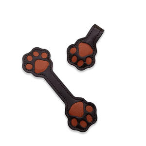 Marque-page en cuir PU en forme de patte de <span class=keywords><strong>chien</strong></span>, marque-page magnétique portable pour <span class=keywords><strong>la</strong></span> lecture quotidienne, porte-page pour le bureau et l'école, cadeau pour les propriétaires de chiens - Product Image 6