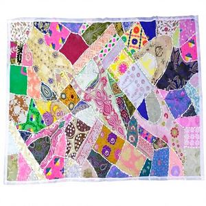 Tapisserie murale en coton patchwork style Art déco tribal, multicolore, décorative - Product Image 1