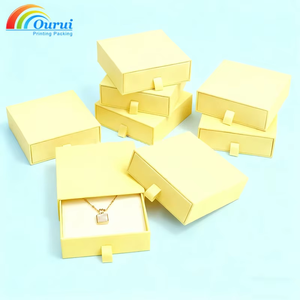 กล่องกระดาษใส่เครื่องประดับสีแดง ชุดกล่องของขวัญพร้อมถุงริบบิ้น โลโก้สั่งทำได้ สำหรับใส่ของขวัญเครื่องประดับ และกล่องโชว์เครื่องประดับสำหรับขายปลีก - Product Image 4