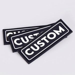 Étiquettes en silicone personnalisables de qualité supérieure, formes et motifs personnalisés, étiquettes pour vêtements pour commandes en gros - Product Image 4
