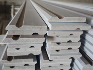 Moldura Decorativa <span class=keywords><strong>de</strong></span> <span class=keywords><strong>Madera</strong></span> Ligera, Resistente al Fuego <span class=keywords><strong>y</strong></span> a la Intemperie, para Decoración <span class=keywords><strong>de</strong></span> Cornisas Exteriores, Ventanas, Aleros <span class=keywords><strong>y</strong></span> Paredes <span class=keywords><strong>de</strong></span> Villas - Product Image 1