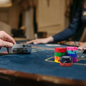 Conception et échantillon gratuits, jetons de poker en céramique de 10 g, tournoi, 39 mm, logo personnalisé, fabriqués en Chine, pour les jeux de poker de casino - Product Image 6