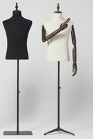 Modèle prop hommes vêtements cintre costume robe costume photo présentoir magasin de vêtements