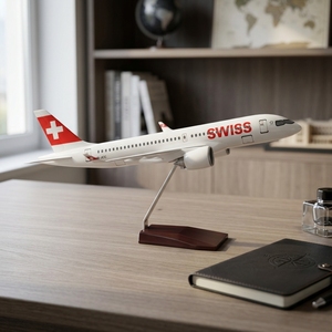 Modèle d'avion en résine Airbus A220-300 de 37 cm, Swiss Airlines, avec éclairage LED, objet de collection, cadeau de bureau - Product Image 3