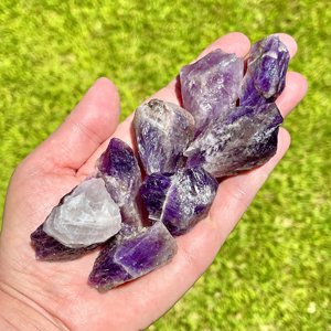 Piedra Natural Púrpura de Ensueño al por Mayor, Cristal Púrpura en Bruto para Decoración del Hogar, Fabricación de Joyas y Colección de Minerales - Product Image 1