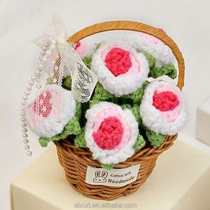 Ramo de Rosas Artificiales Tejidas a Mano, Flor de Ganchillo, Cesta de Flores Hecha a Mano, Planta en Maceta - Product Image 4