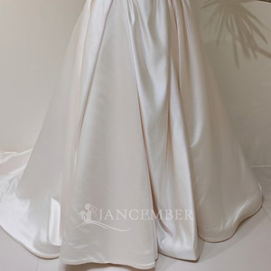 Robe de mariée moderne en dentelle ivoire LY114, col bateau, corset, robe de bal avec fleurs et appliques en cristal pour femmes - Product Image 5