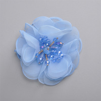 Nouvelle fleur de tissu de maille de corsage avec le centre de perles, fleurs 3D faites à la main décoratives pour les robes