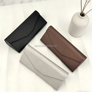 קופסת אחסון למשקפיים מתקפלת וקלת משקל - Product Image 1