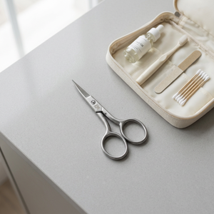 Ciseaux à ongles compacts en acier inoxydable pour les kits de soins personnels et de manucure en voyage - Product Image 2