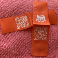 Patch de vêtement tissé par code QR scanné haute définition, couture sur une étiquette tissée damassée avec code QR