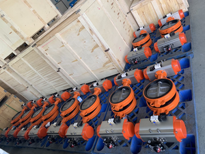 Vannes papillon pneumatiques à opercule avec unités FRL pneumatiques, DN50 à DN400, vente directe usine - Product Image 1