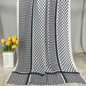 Chemise élégante pour homme avec dentelle et perles, design confortable, tissu composé de 80% modal et 20% coton - Product Image 3