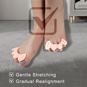 Directo de fábrica Separador de dedos superpuestos de cinco dedos Gel de silicona de tamaño universal y corrección correctora de dedos SEBS - Product Image 6
