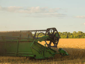 Cosechadora <span class=keywords><strong>de</strong></span> alimentación completa <span class=keywords><strong>de</strong></span> arroz <span class=keywords><strong>de</strong></span> cosecha pequeña 100HP GF38 con lista <span class=keywords><strong>de</strong></span> precios - Product Image 4