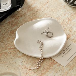 European American Style <strong>Ceramic</strong> Decorative Trays Personalized <strong>Jewelry</strong> Storage <strong>Box</strong> for Rings Elegant Entrance Desk Ornaments - Product Image 4