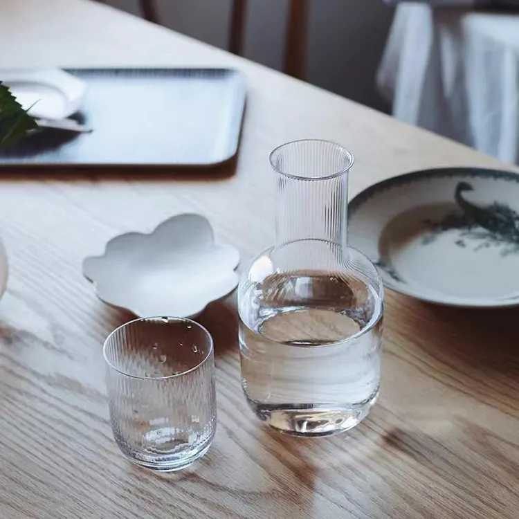 Nieuwe Ontwerp Populaire Glas Water Jug Pitcher Met Streep Lijn Glas Cup Cap Deksel Voor Huishoudelijke